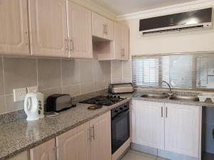 73 The Shades, 23 Weaver Crescent