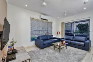 Luxury Darwin City Lights Jacuzzi Central Location Large House New Furnishings