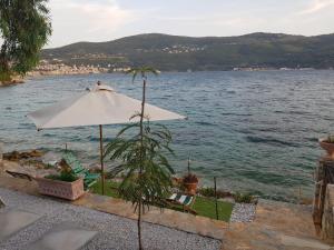 Roditses Beach Sea Front Apartments Samos Greece