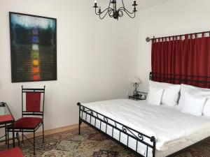 Deluxe Double or Twin Room with Garden View room in Antik Hotel Sofia