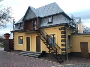 Приватна садиба Фортеця Малехів