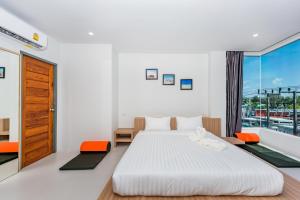 Phuket Marine Poshtel - SHA Plus