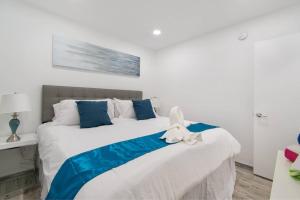 Renovated studio wocean view boardwalk steps