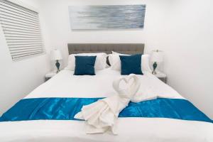 Renovated studio wocean view boardwalk steps