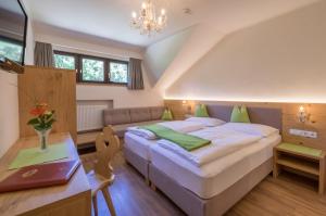Comfort Double Room - Attic room in Hotel Scherer