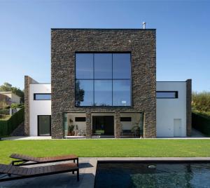 Ferienhaus Casa moderna con piscina y vistas al bosque. Mungia Spanien