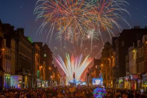 Heart Of Edinburgh City Flat