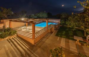 E M Apartments with Private pool