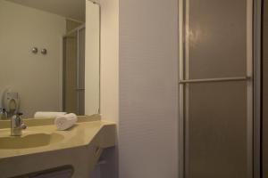 Hotels The Originals City, Hotel Amys, Tarbes Sud (Inter-Hotel) : photos des chambres
