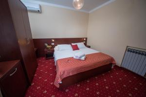 Double Room with Balcony and Side Sea View room in Villa Anton