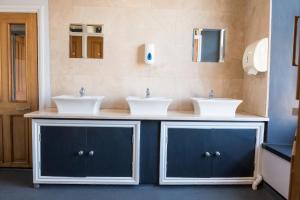 The Full Moon Backpackers