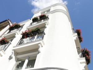 SEA SMILE APARTMENTS