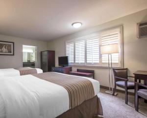 Queen Room with Two Queen Beds - Non-Smoking room in Rodeway Inn Los Angeles Convention Center