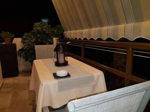 'Golden Aurora' Apartment With Elegant Style