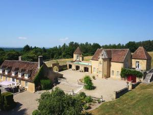 Maisons de vacances Gorgeous manor in the Auvergne with private pool : photos des chambres