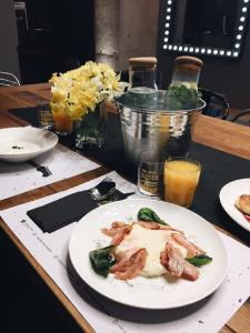 Design-hotel Rooms and Rumors