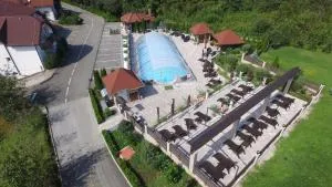 SEDRA Holiday Resort-Adults Only-Bed & Breakfast - Drežnik Grad