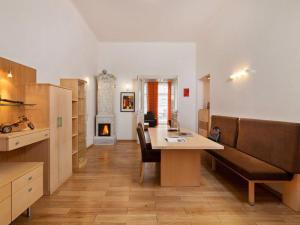 Large & modern flat with balcony in heart of Lviv