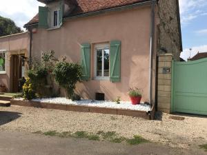 Maisons de vacances Maison entiere avec cour dans le Chablisien : photos des chambres