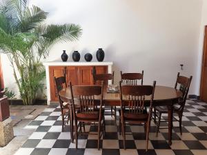 Lovely new-build colonial house with plunge pool