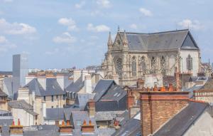 Hotels Hotel Des Lices : Chambre Triple