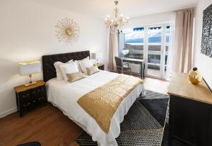 Апартамент Large Central Apart - Panoramic Lake View - Luxury Equiped Монтре Швейцарiя