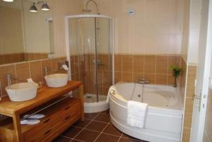 Hotels Hotel Beausejour : photos des chambres