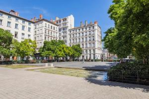 Hotels Hotel Des Artistes : photos des chambres