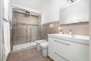 Quadruple Room with Private Bathroom