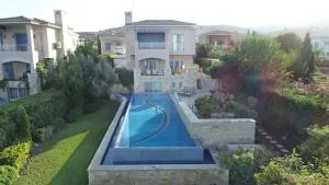 Beach Villa Olivia - Нео-Коріо