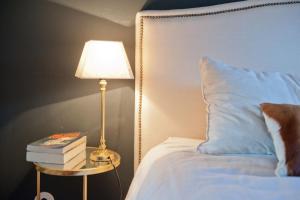 Sunny apartment with amazing view - 4-star hotels in Lisbon