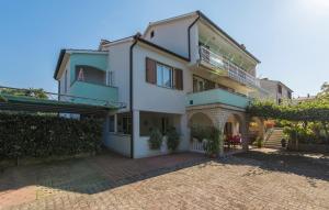 Apartment Complex Silvia 
