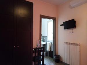 Double or Twin Room with Shower