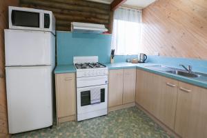 Lazy Acre Log Cabins