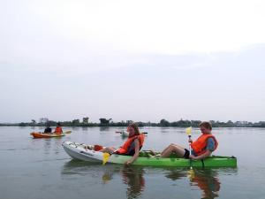 Silver Dolphin Guesthouse & Restaurant