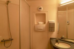 Hotels Kyriad Direct Macon Sud : photos des chambres