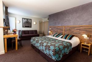 Hotels Logis - Le Christina : photos des chambres