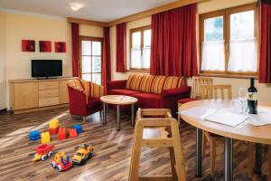 Family Suite (2 Adults + 3 Children) F room in Kinderhotel Laderhof