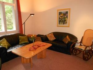 Forest-Lodge