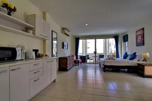 The Green House - Ката-Біч