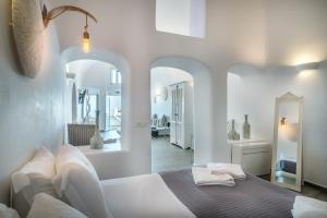 Angel Luxury Suites Santorini Greece