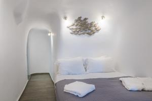 Angel Luxury Suites Santorini Greece