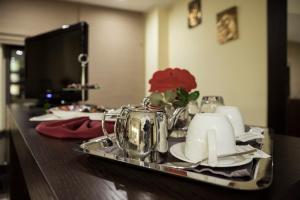 Manhattan Village Hotel