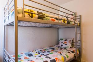 Hotels The Originals City, Hotel Le Gayant, Douai (Inter-Hotel) : Chambre Familiale (2 Adultes et 2 Enfants)