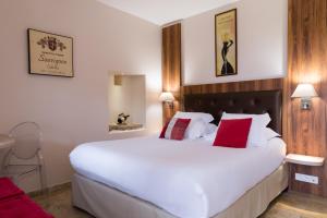 Hotels Mas des Romarins, The Originals Relais : photos des chambres