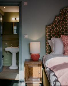 Large Double Room room in The Rose