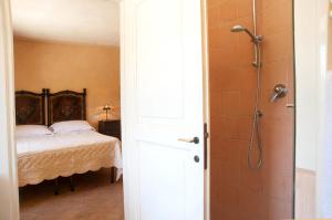 Deluxe Triple Room room in La Tavola Dei Cavalieri
