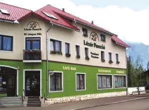 Lázár Pension & Restaurant - 格奥尔盖尼
