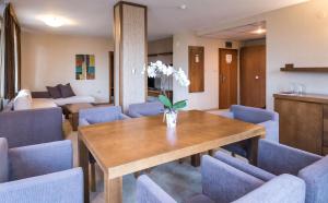 Two-Bedroom Suite with Balcony room in Evelina Palace Hotel