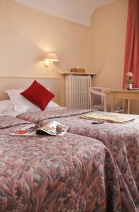 Hotels HOTEL LES MARRONNIERS : photos des chambres